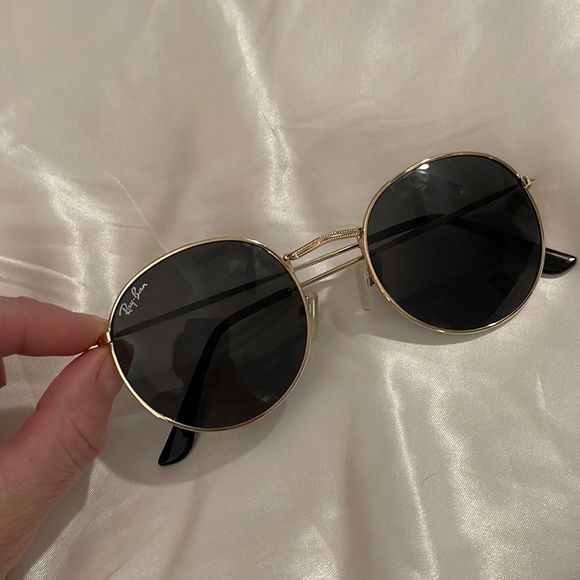 Accessories - Gold frame round lens sunglasses